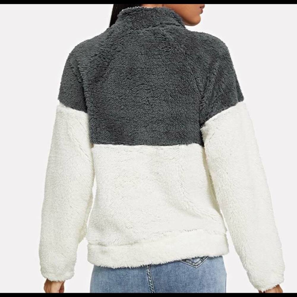 Half zipper sherpa pullover - Picture 2 of 2